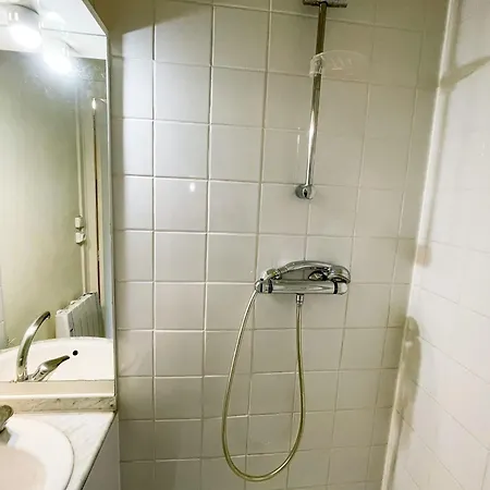 Apartamento #gf The Beret Next To The Train Station Et Gem *