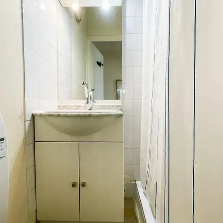 Apartamento #gf The Beret Next To The Train Station Et Gem *